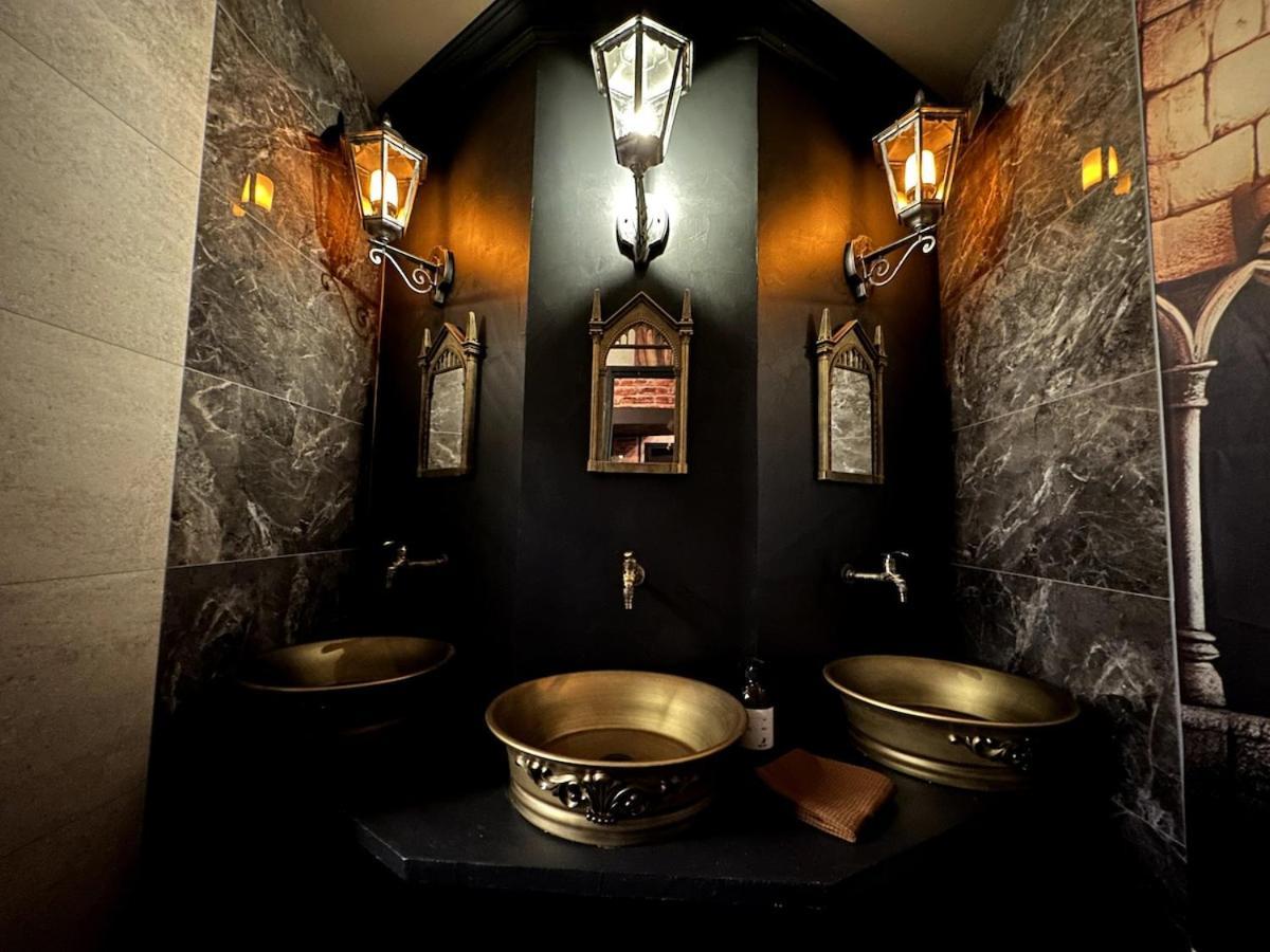 Apartment La Des Secrets, Magique, Hyper-centre, 9 Couchages Macon